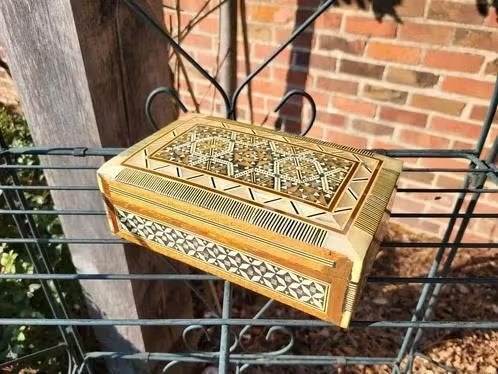 Belle boîte à bijoux vintage — Marqueterie artisanale, Antiquités & Art, Enlèvement ou Envoi