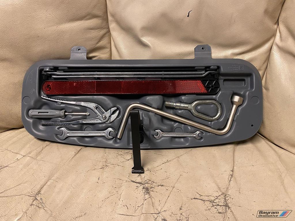 Bmw E46 cabrio gereedschap set M3 onboard 3-serie toolkit, -, Utilisé, -, Enlèvement ou Envoi