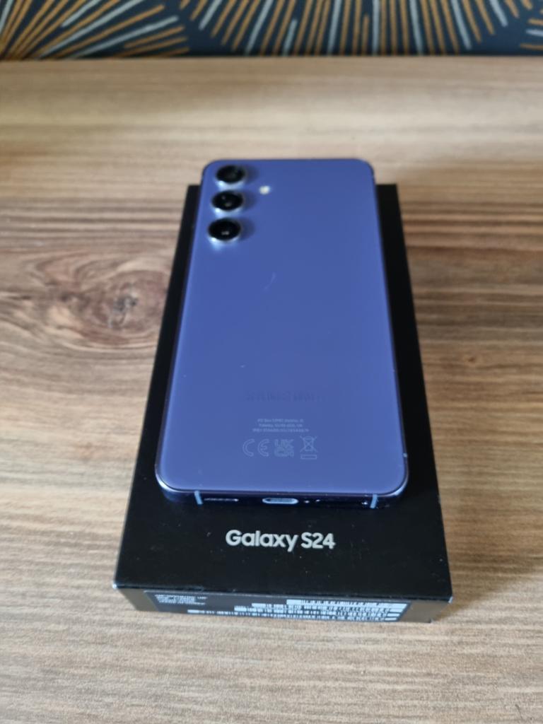 Samsung s24 5g 128gb met 3 hoesjes, Télécoms, Téléphonie mobile | Samsung, Enlèvement