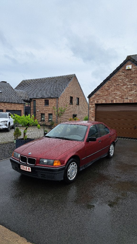 Bmw E36 316i Oldtimer/Premier propriétaire, Autos, BMW, Particulier, Toit ouvrant, Enlèvement