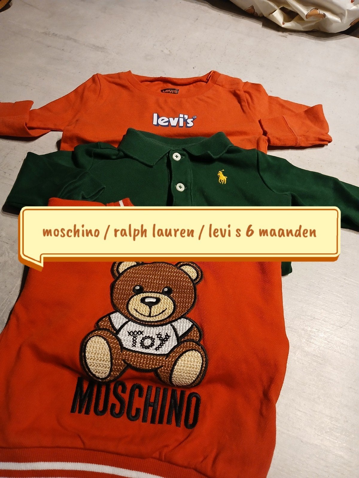 Forfaits de vêtements de marque 3 à 6 mois, Garçon ou Fille, Moschino, Ensemble, Comme neuf