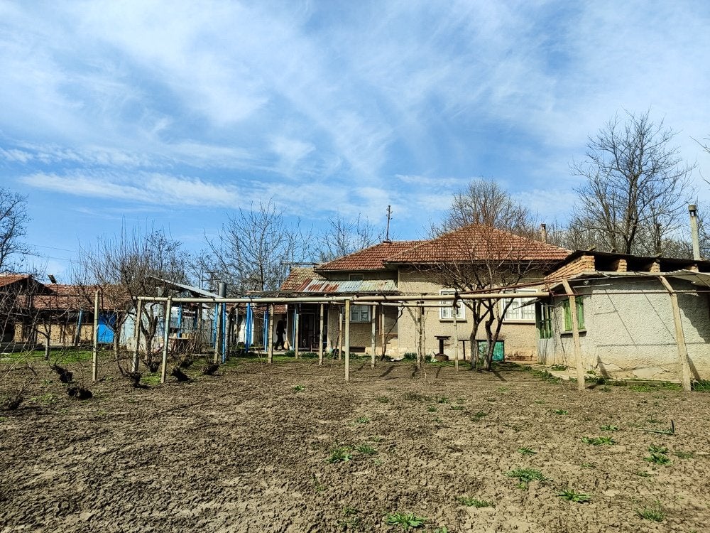 Maison avec grand jardin près de Polski Trambesh, Immo, Étranger, Europe autre, Maison d'habitation, Village