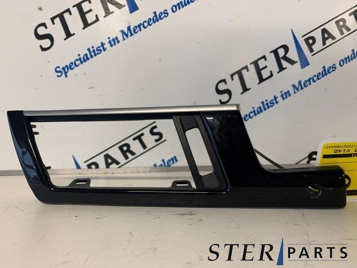 Bande décorative d'un Mercedes E-Klasse, Autos : Pièces & Accessoires, 3 mois de garantie, Utilisé, -, -