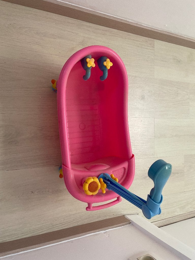 Poppen bad met accessoires, Kinderen en Baby's, Speelgoed | Poppen, Ophalen, Gebruikt, Overige typen