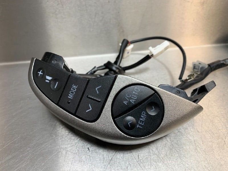 COMMANDE DE RADIO AU VOLANT Toyota Prius (NHW20), Autos : Pièces & Accessoires, Utilisé, Toyota