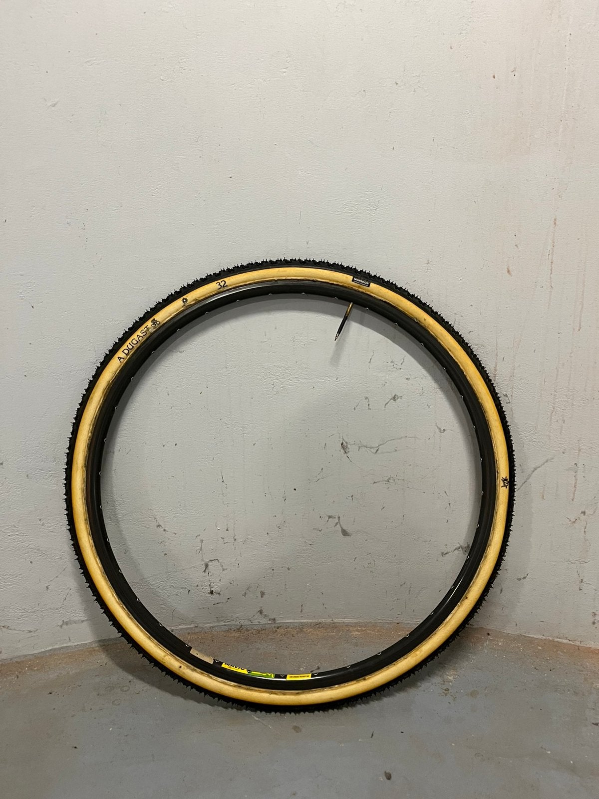 Dugast Rhino Monsoon, Ophalen, Zo goed als nieuw