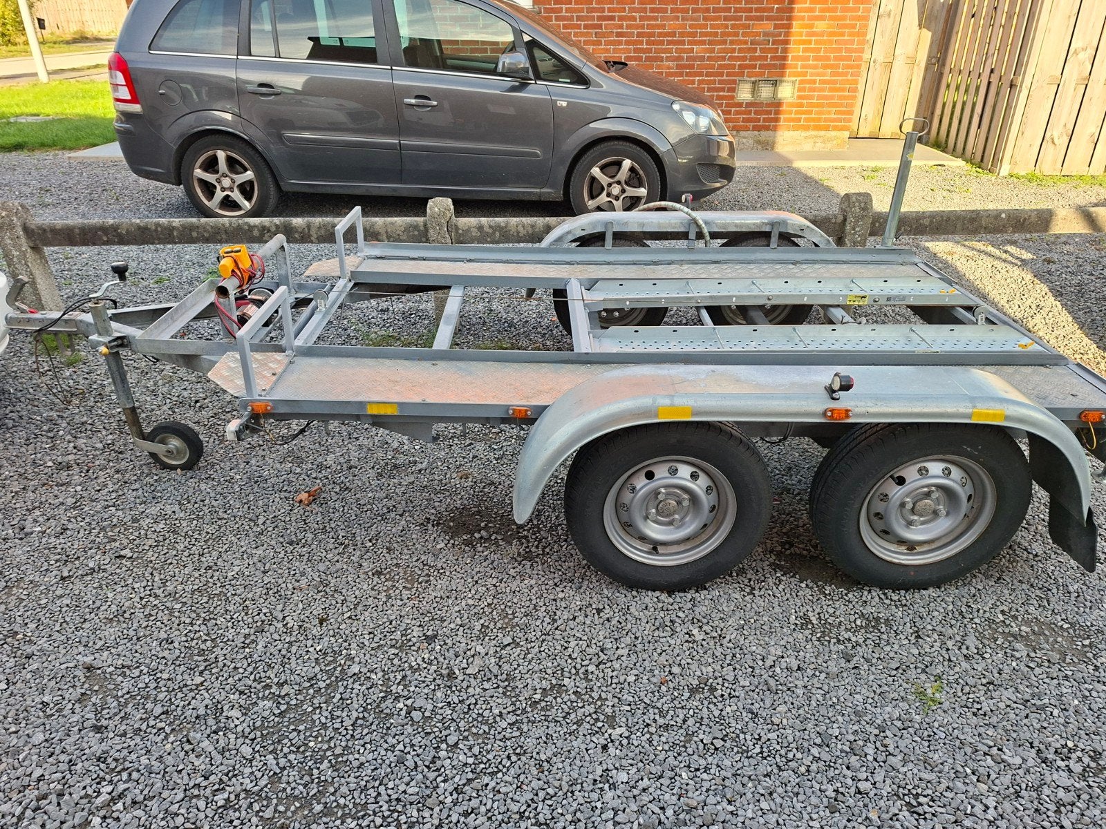 aanhangwagen, Ophalen, Zo goed als nieuw