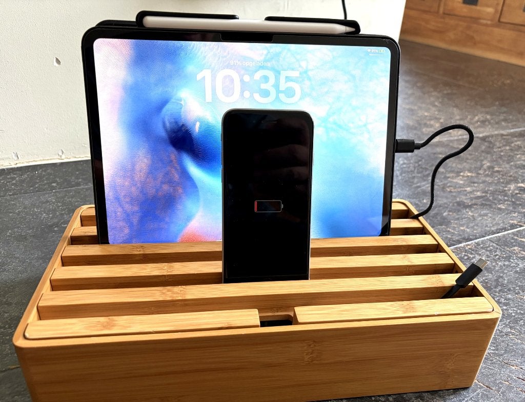 ALLdock Large bamboe oplaadstation - 6 USB-poorten, Telecommunicatie, Mobiele telefoons | Telefoon-opladers, Ophalen, Universeel