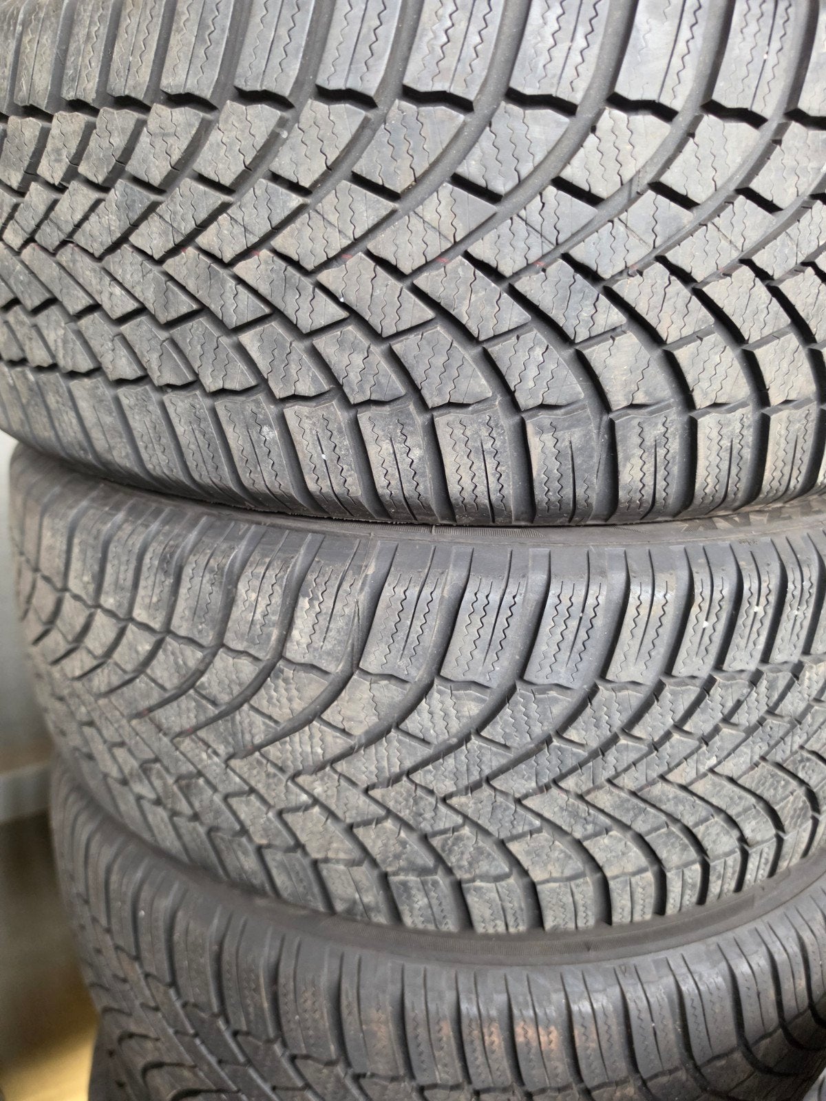 205/55 r17 Bridgestone 40€ l'unité avec support et équilibre, Enlèvement ou Envoi