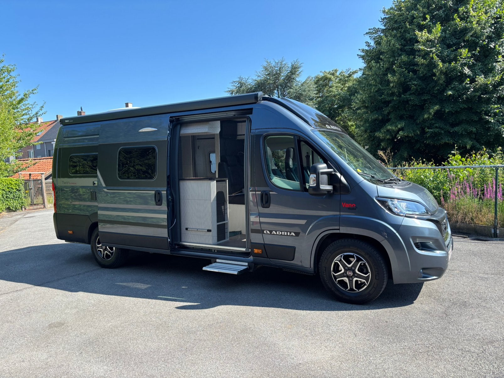 Adria Twin 640 SLB Supreme, Automaat, Luifel, Fiat, Diesel