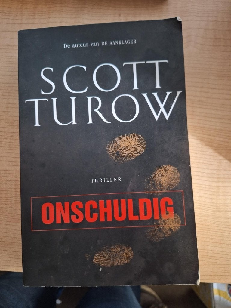 boek onschuldig - Scott Turow, Enlèvement ou Envoi, Comme neuf