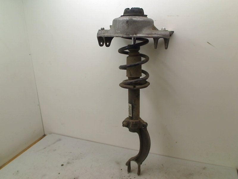 JAMBE DE FORCE AVANT GAUCHE Audi A4 Avant Quattro (B8), Auto-Union-Straße  1,
85057  Ingolstadt, DE, Info@audi.de, Audi, Utilisé