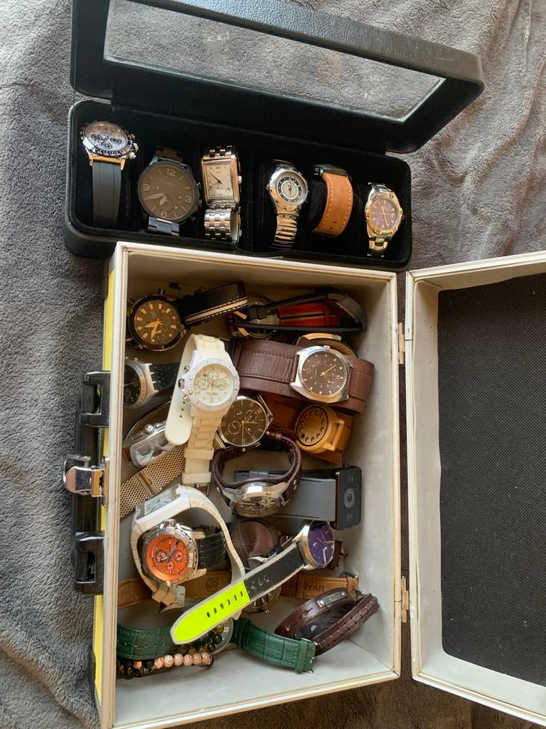 Horlogecollectie festina, fossil, tommy hilfiger, …, Ophalen, Zo goed als nieuw