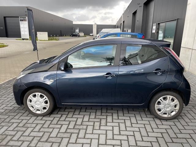 Toyota Aygo 1.0I X Play Touch, Camera, Airco, 5 deuren, Auto's, Voorwielaandrijving, Blauw, Bedrijf, Handgeschakeld