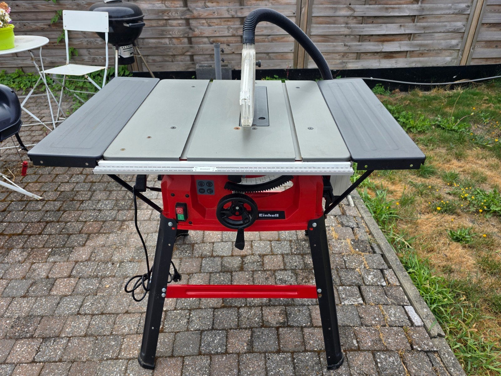 scie circulaire neuve (servis 2 fois seulement), Bricolage & Construction, Enlèvement, Scie circulaire