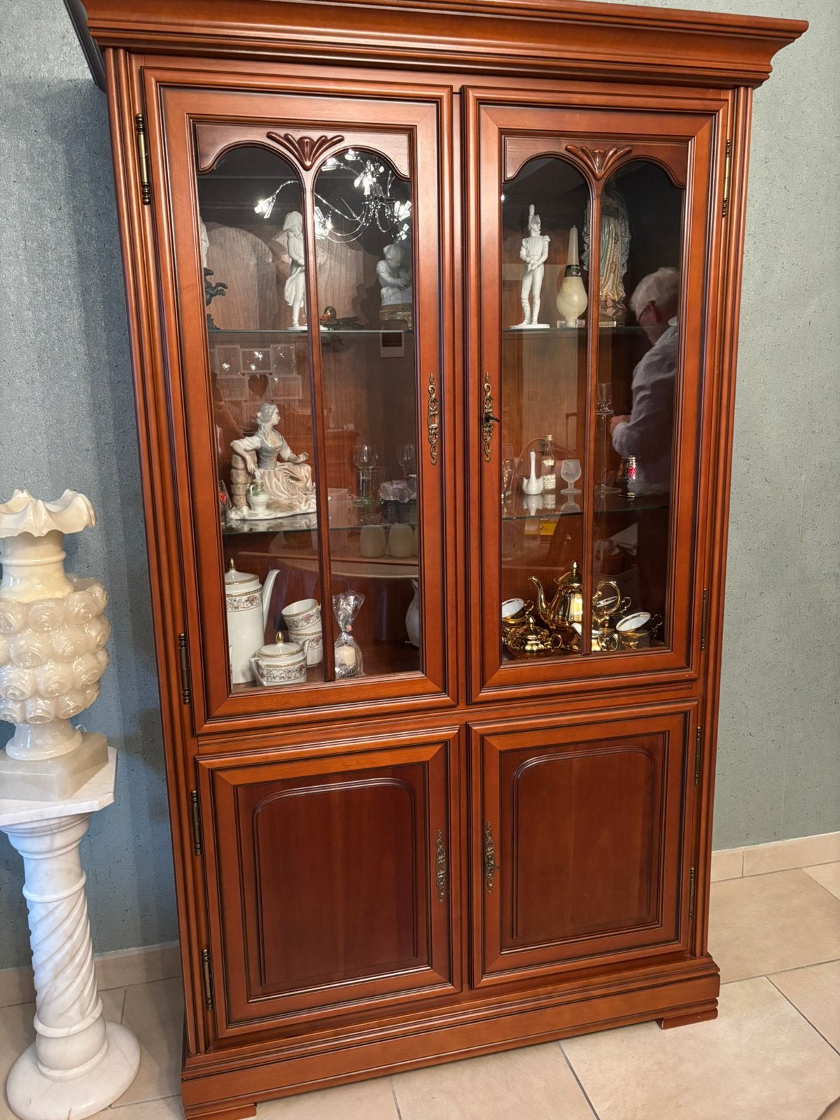 Armoire en merisier avec vitrine, Ophalen, Met deur(en), 100 tot 150 cm, Zo goed als nieuw