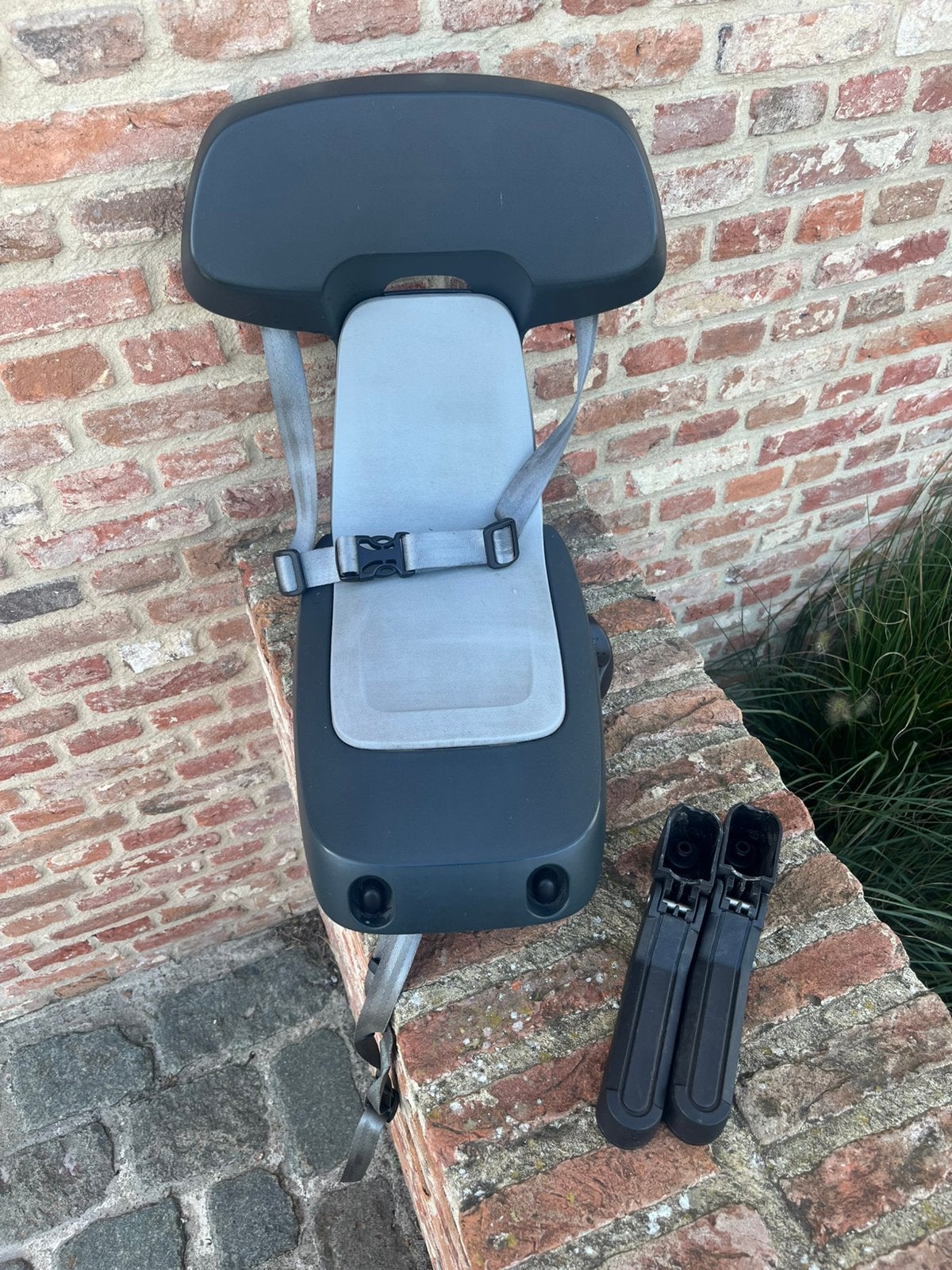 Fietsstoeltje, Fietsen en Brommers, Ophalen, Gebruikt, Achterzitje, Voetsteuntjes