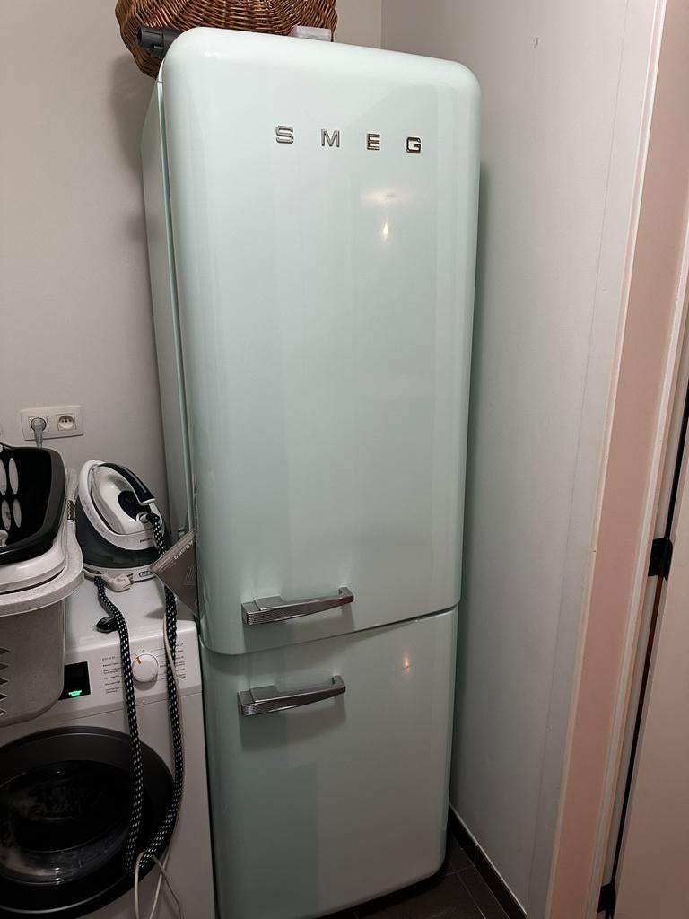 Zo goed als nieuwe smeg ijskast plus diepvries, Ophalen, Zo goed als nieuw