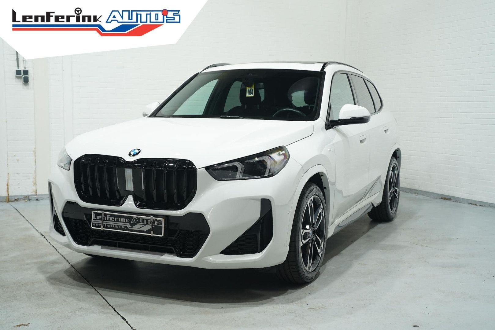 BMW X1 sDrive20i M Sport Panodak Led koplampen Camera Shadow, Parkeerassistent, Wit, Bedrijf, SUV of Terreinwagen