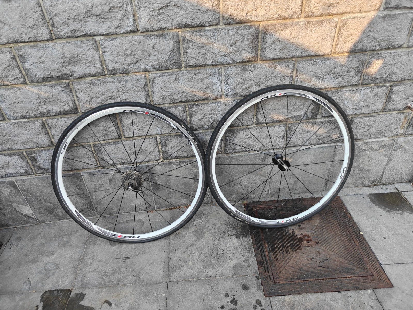 ​Shimano WH-RS11 Wielset (Velgrem) incl. Vittoria Banden & 1, Fietsen en Brommers, Fietsonderdelen, Gebruikt, Aluminium, Shimano