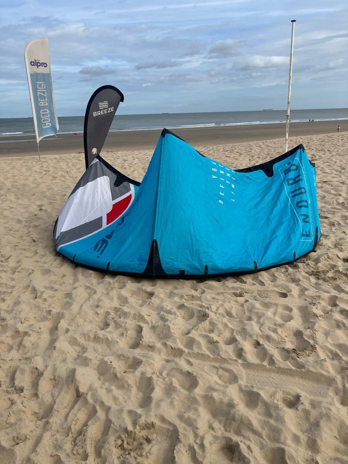 Set de kitesurf : Ozone Enduro V3 – 9 m + 12 m + Barre Ozone, Enlèvement, Utilisé, 12 m², Ensemble de kite