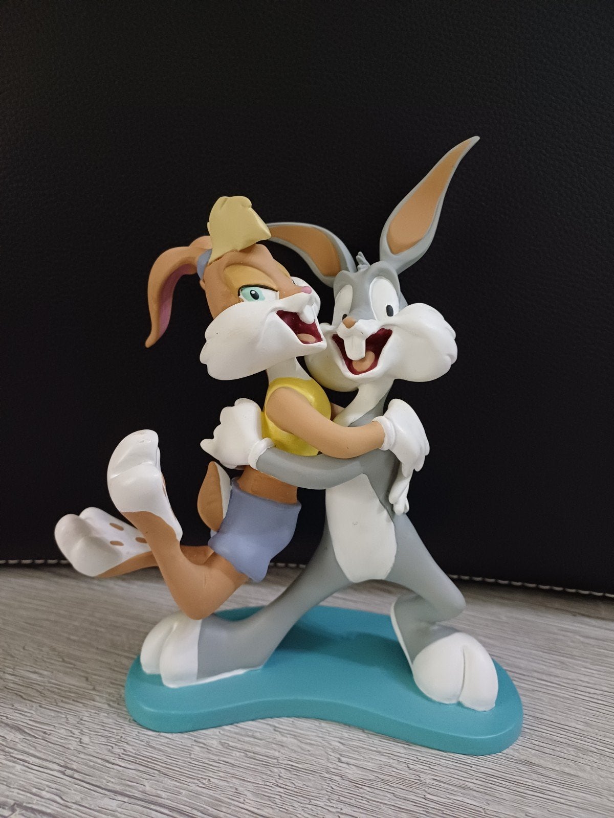 Figurine Bugs Bunny et Lola, Collections, Enlèvement ou Envoi, Looney Tunes, Comme neuf, Statue ou Figurine
