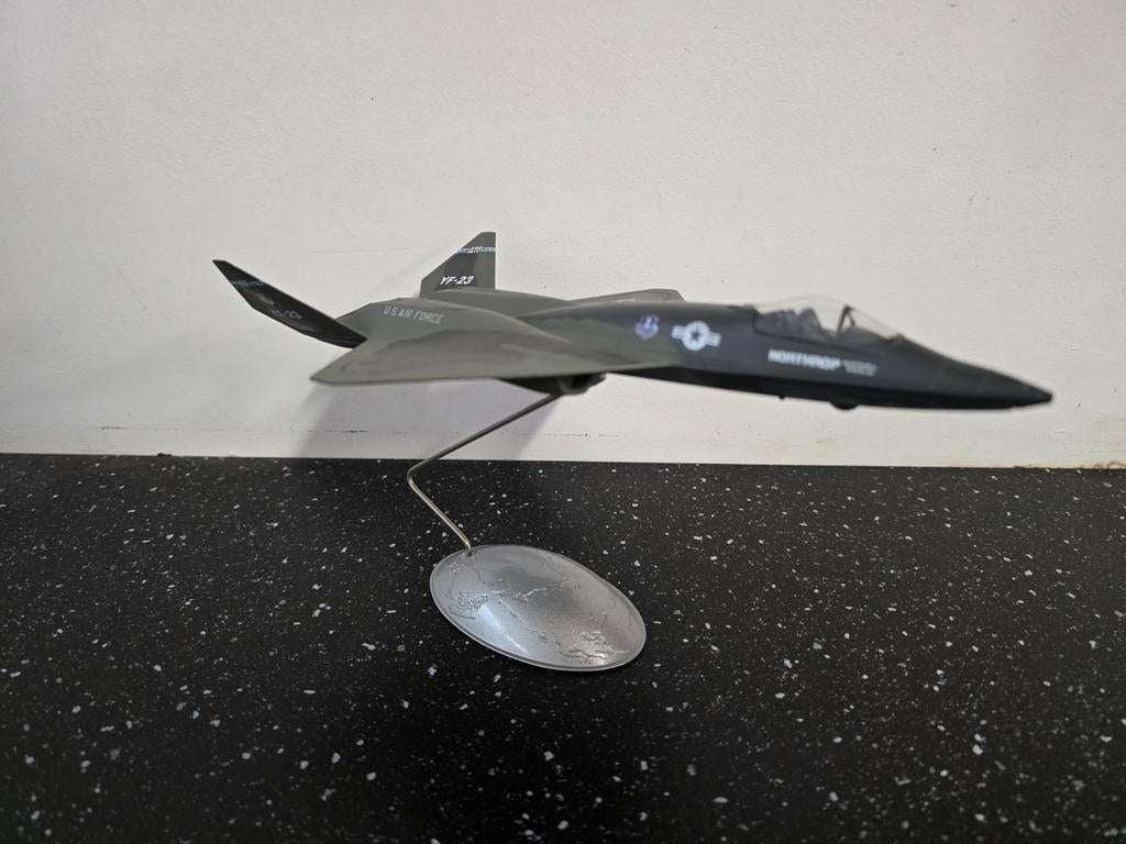YF-23, Ophalen, Zo goed als nieuw, Vliegtuig, Overige merken
