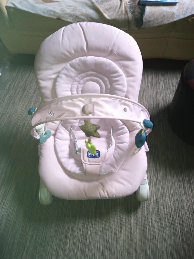 Relax Chicco hoopla rose, Enfants & Bébés, Relax bébé, Avec ceinture(s), Utilisé, Chaise rebondissante, Enlèvement