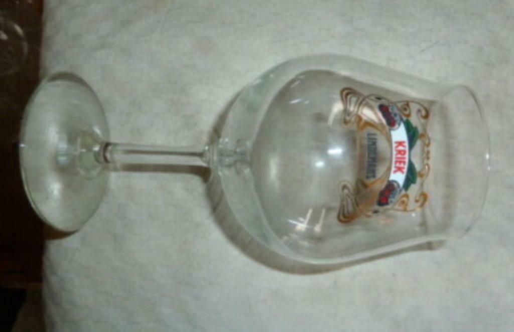 #H Bier glas KRIEK LINDEMANS 25cl gekleurd logo, Verzamelen, Glas en Drinkglazen, Nieuw, Bierglas, Ophalen of Verzenden