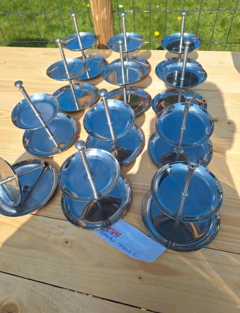 Te koop 12 Inox Etalagers, Huis en Inrichting, Ophalen, Zo goed als nieuw