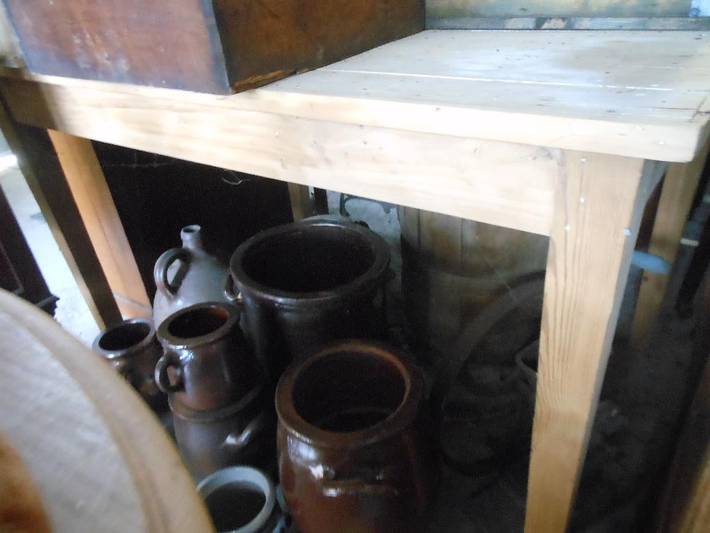 ancienne table de café avec ses deux chaises, Enlèvement