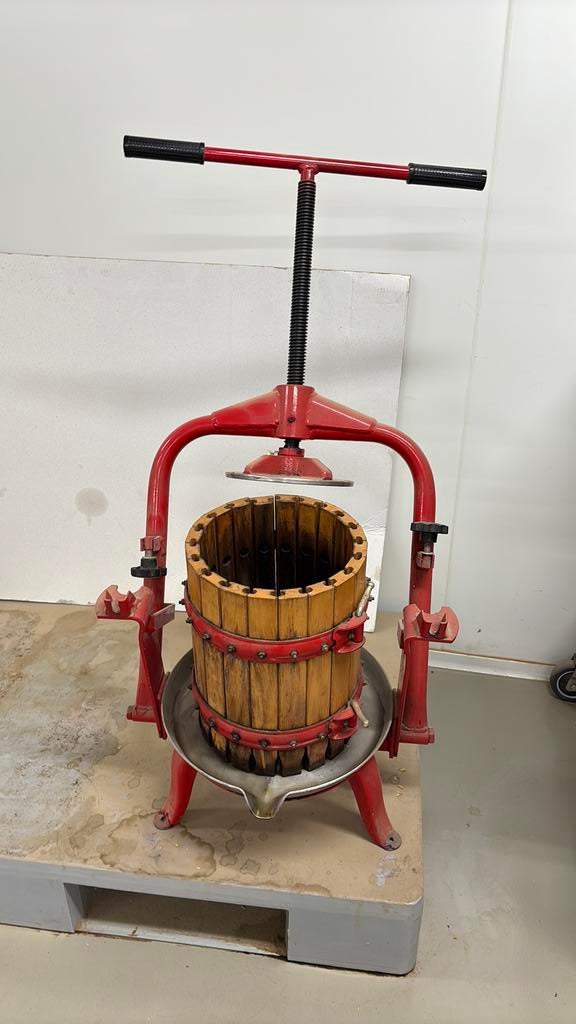 Presse inclinable couleur rouge 10 l vintage, Enlèvement