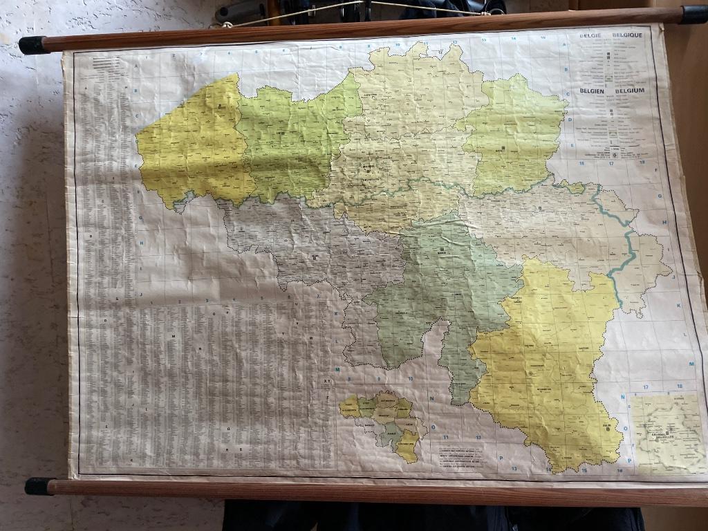 Geografische kaart van België om op te hangen, Landkaart, 1800 tot 2000, Ophalen, Gelezen