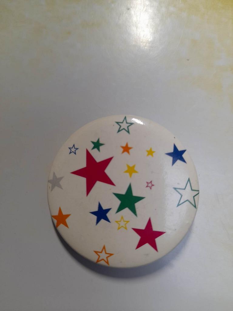 Épinglette étoile colorée, Collections, Enlèvement ou Envoi, Utilisé