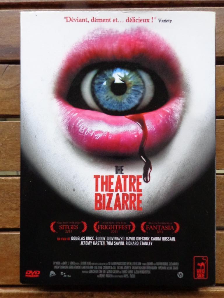 )))  The Theatre Bizarre //  Horreur  (((, À partir de 16 ans, Enlèvement ou Envoi, Utilisé, Autres genres