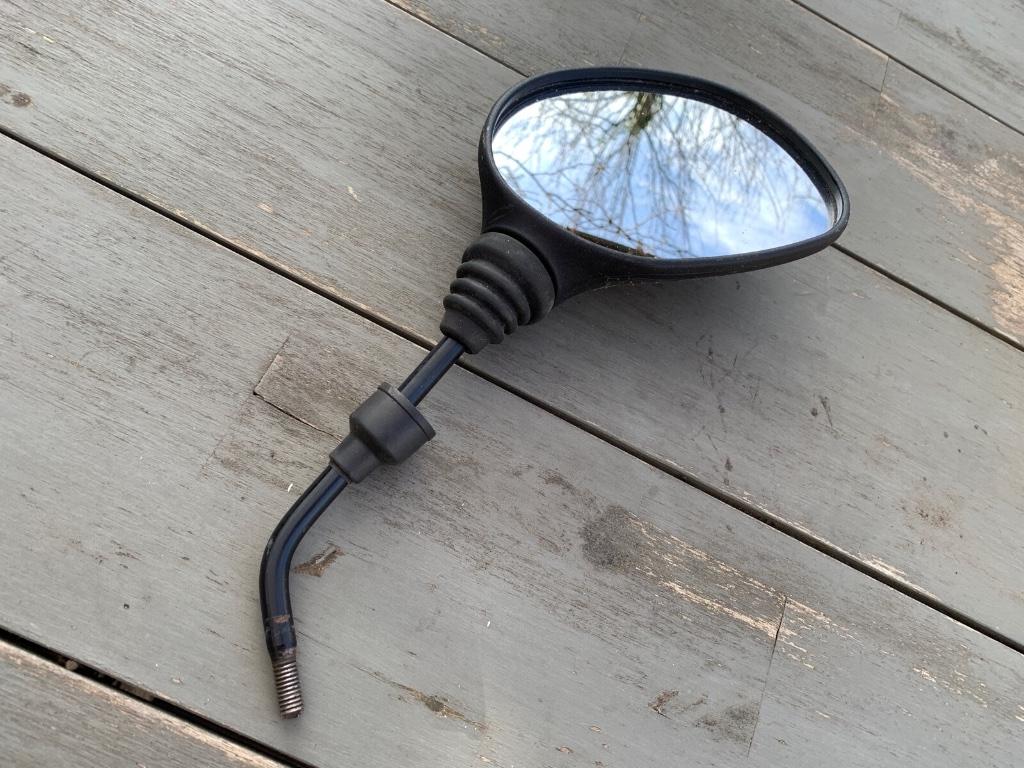 Vespa Piaggio 125 Rétroviseur fixation par pas de vis. Année, Scooter, Particulier, 1 cylindre, 125 cm³