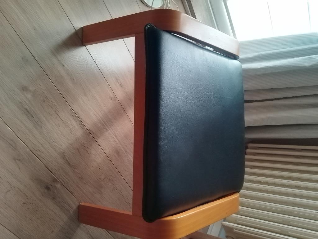 Ikea Poäng voetbank, Ophalen, Zo goed als nieuw, Leer