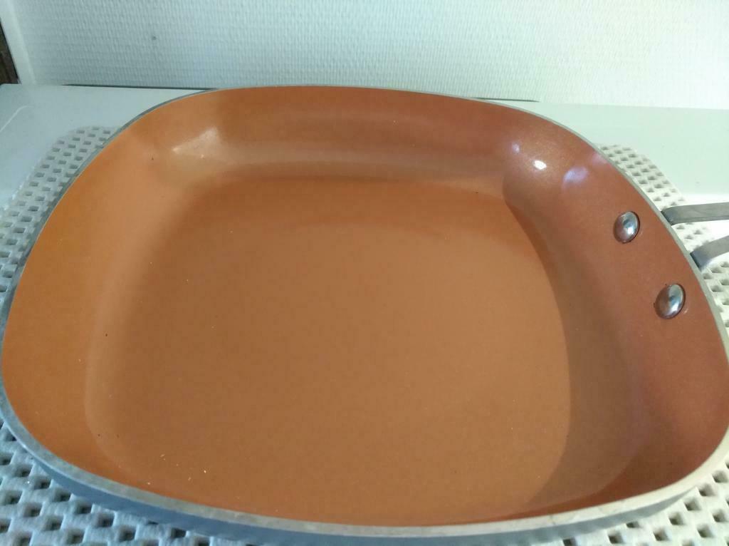 Vierkante keramische pan als nieuw 24 cm zijkant, Ophalen of Verzenden, Zo goed als nieuw