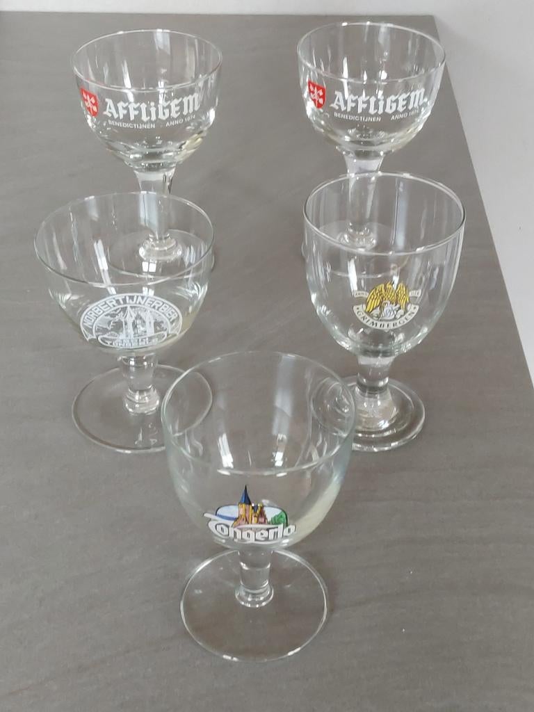 5 bierglazen van Belgische patersbieren, Verzamelen, Glas en Drinkglazen, Ophalen of Verzenden, Zo goed als nieuw, Bierglas