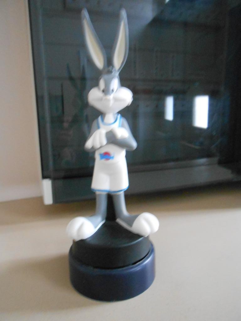 Walt Disney , Bugs Bunny . Hard plastiek . 1996, Enlèvement ou Envoi