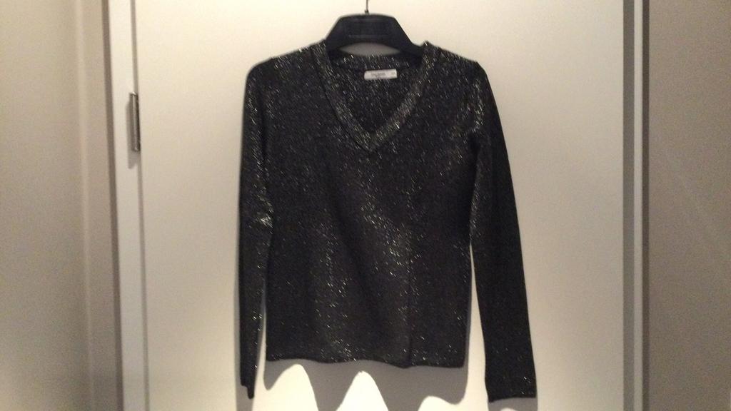 Zwarte glitter trui met V hals in maat S/M, Zwart, Ophalen of Verzenden, Zo goed als nieuw, Maat 36 (S)