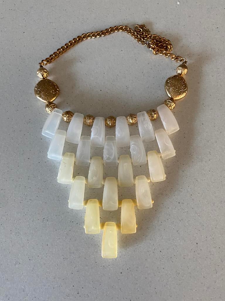 Grote ketting, Handtassen en Accessoires, Kettingen, Ophalen of Verzenden, Zo goed als nieuw, Beige, Overige materialen