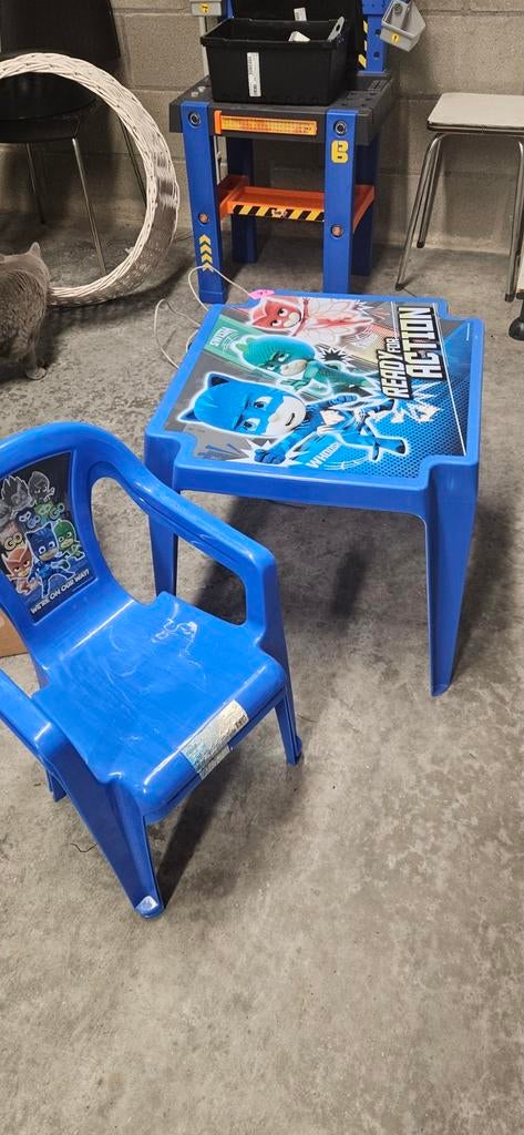 Kindertafel met 2 stoelen - PJ mask, Kinderen en Baby's, Ophalen