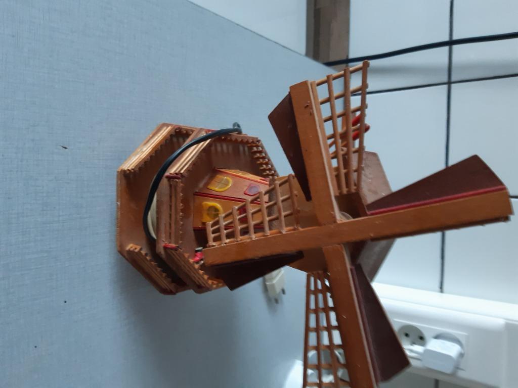 Boîte à musique moulin à vent, Enlèvement