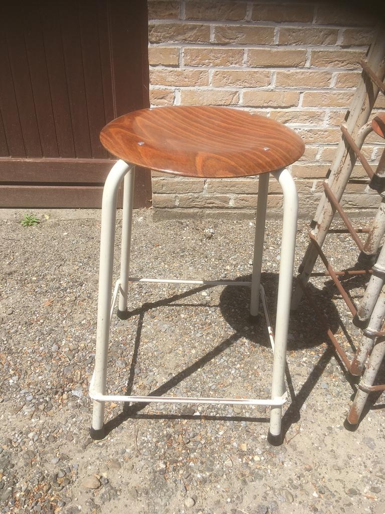 3 vintage Ahrend de Cirkel schoolkrukjes, Antiek en Kunst, Ophalen