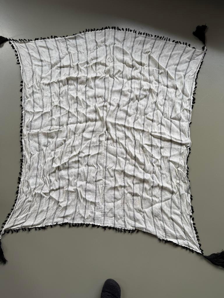Weinig gedragen vierkanten shawl By Malene Birger, Kleding | Dames, By Malene Birger, Verzenden, Zo goed als nieuw, Sjaal