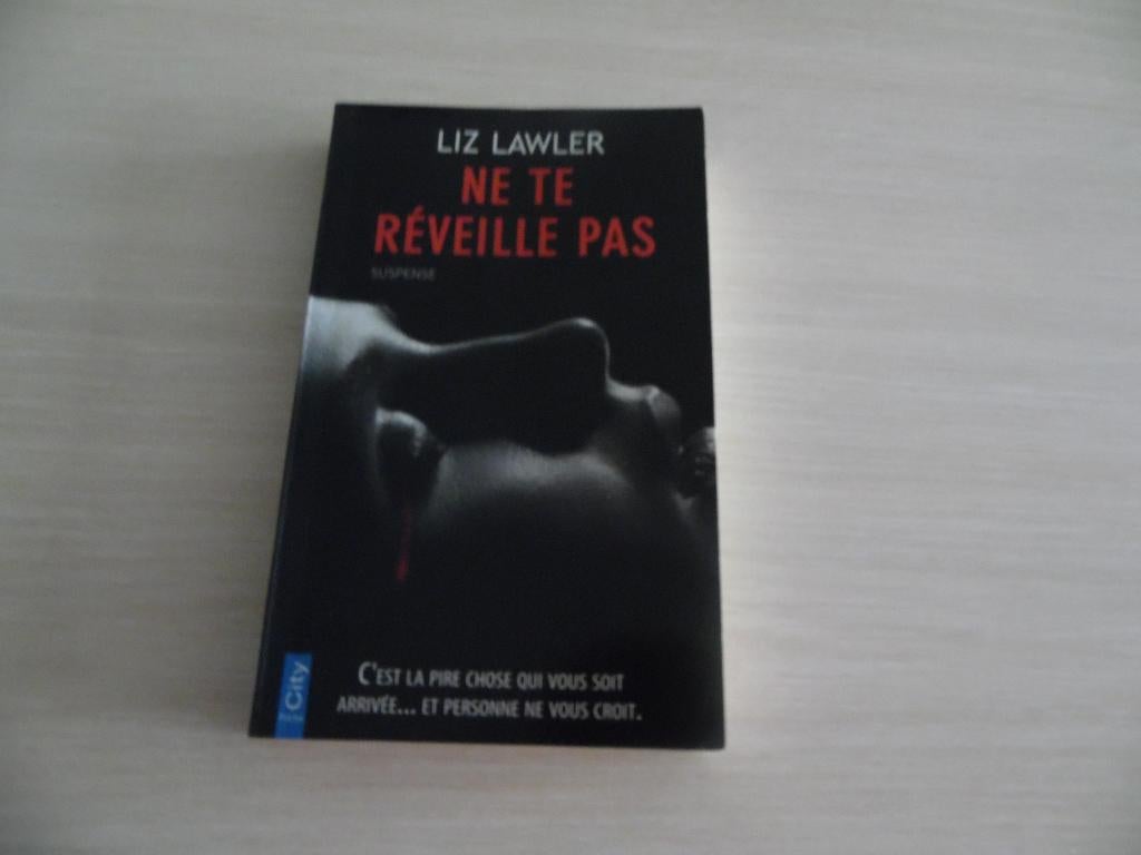 NE TE RÉVEILLE PAS        LIZ  LAWLER, Liz Lawler, Enlèvement ou Envoi, Comme neuf, Europe autre