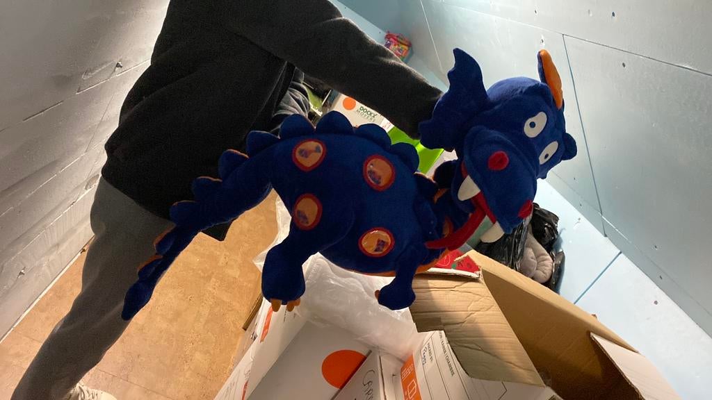 Handpop draak, Ophalen, Nieuw