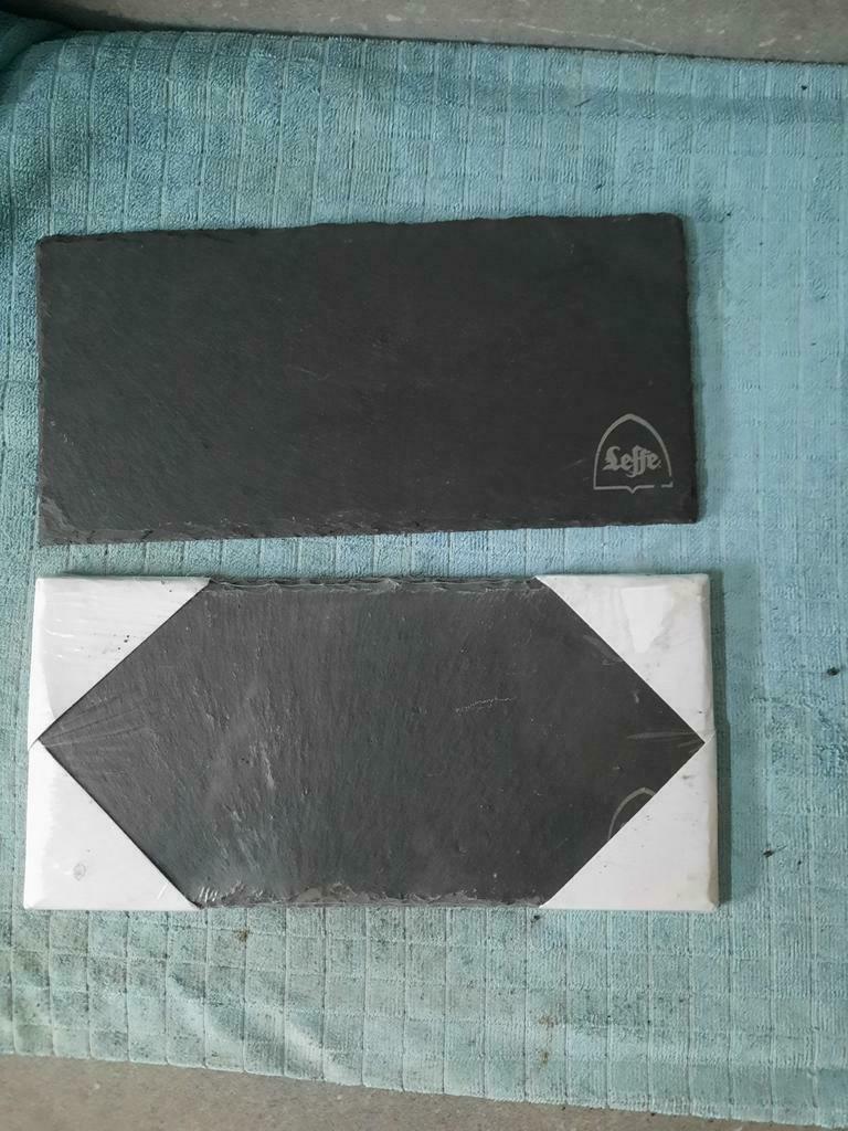 Leffe onderzetter in leisteen . 25 cm x 12 cm ., Verzamelen, Ophalen of Verzenden, Zo goed als nieuw, Leffe
