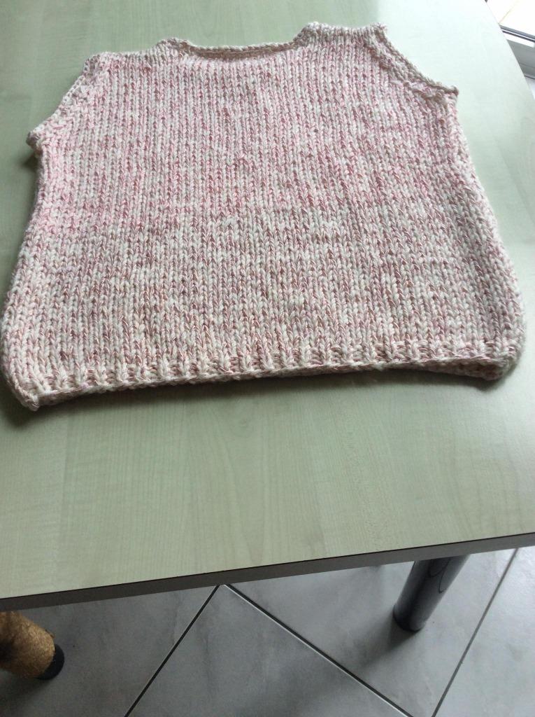 Nieuwe, met de hand gebreide débardeur., Hobby & Loisirs créatifs, Tricot & Crochet, Enlèvement ou Envoi, Neuf, Tricot, Aiguille